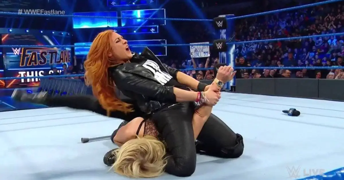 Becky Lynch disarm her (Charlotte Flair)