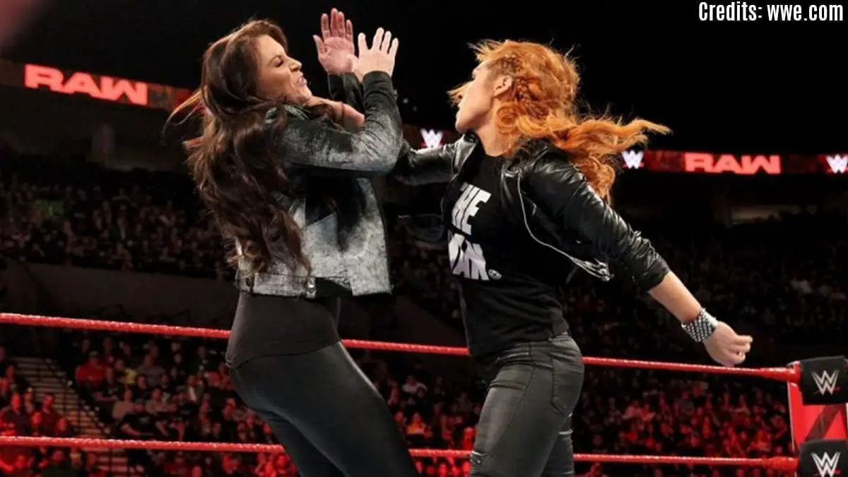Becky Lynch vs Stephaine McMahon