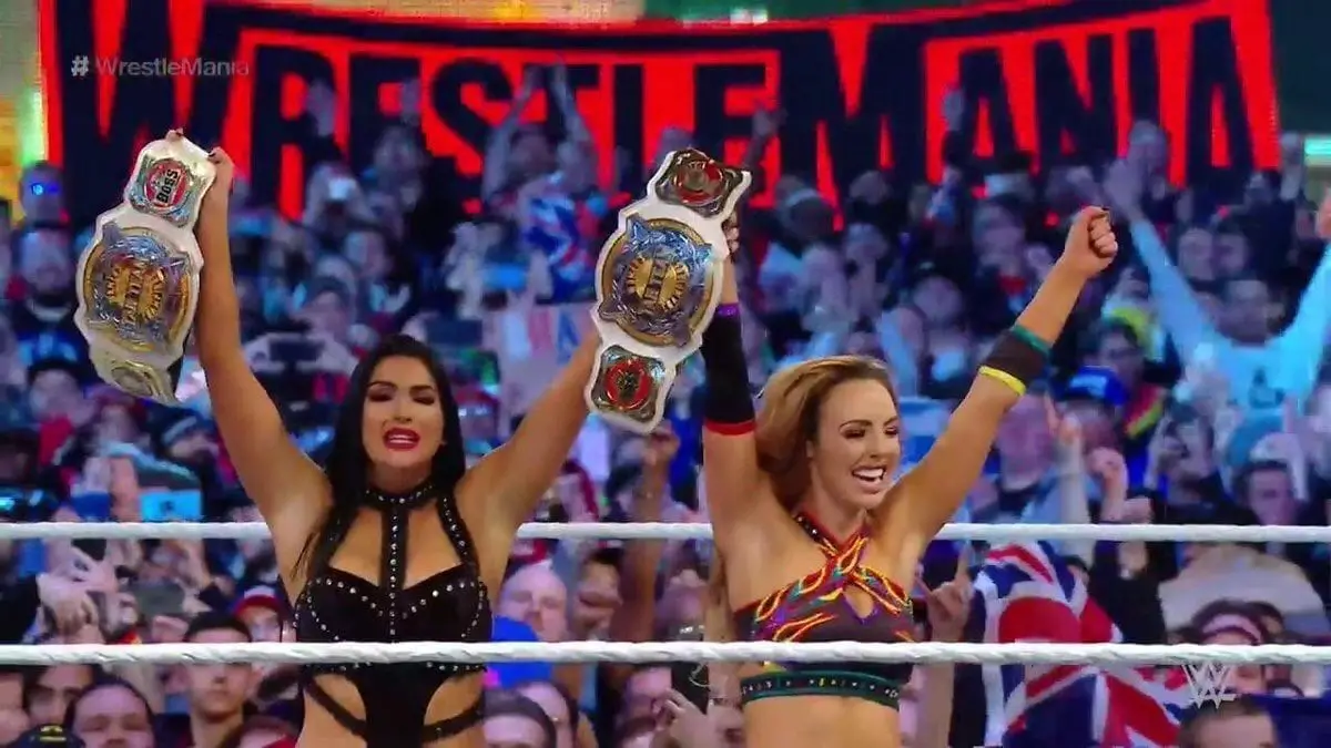 The IIconics won women's tag team championship at wrestlemania 35, The IIconics wrestlemania 35, The IIconics tag team champion