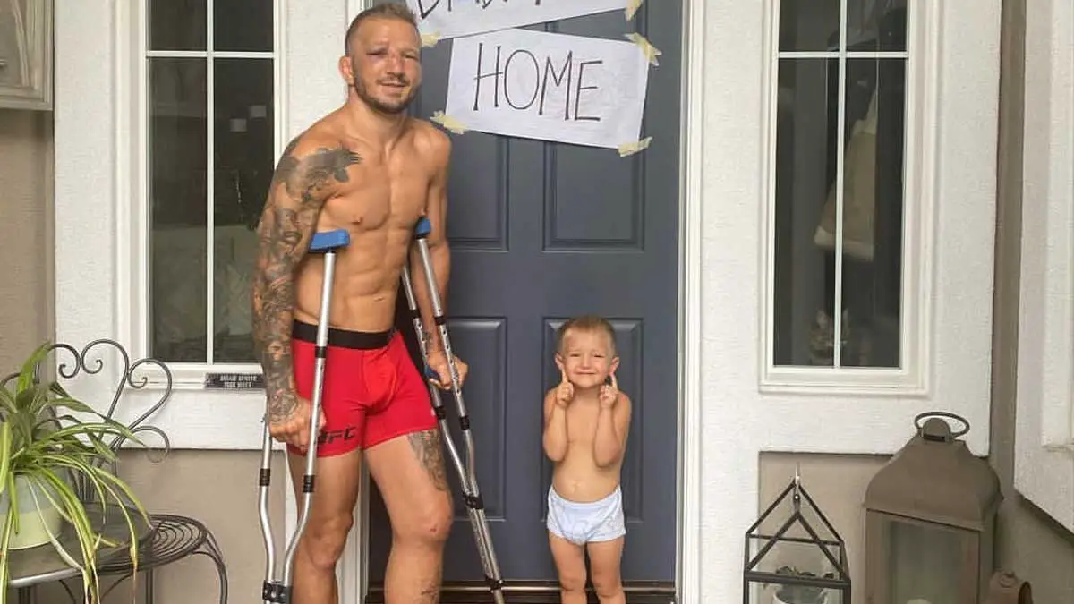 TJ Dillashaw Knee Injury