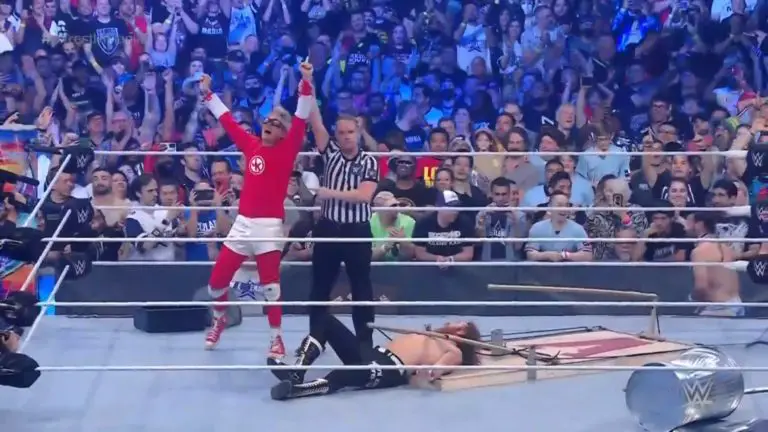Johnny Knoxville Trapped Sami Zayn at WrestleMania 38