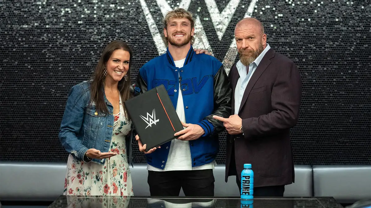 Logan Paul Signs with WWE