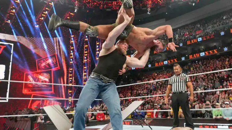 RAW 30: Brock Lesnar, UnderTaker, DX & Other Legends Appear
